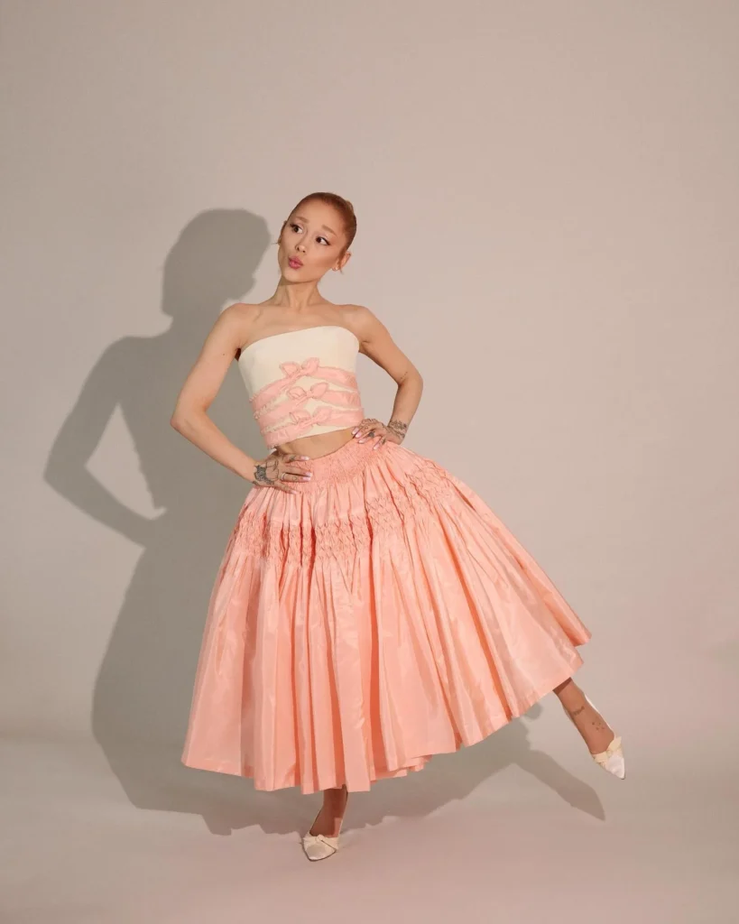Ariana Grande feet Pic In Pink Heels
