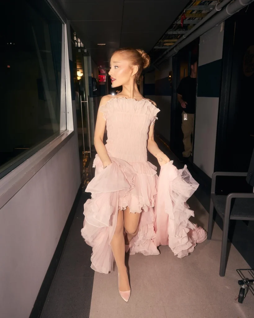 Ariana Grande feet Pic Walking In Baby Pink Heels